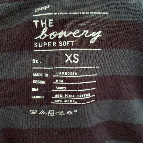 V neck long sleeve top - Picture 2 of 2